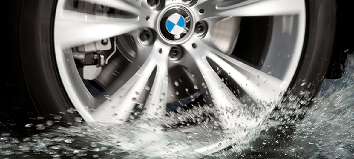 bảo vệ lốp xe khi trời mưa BMW