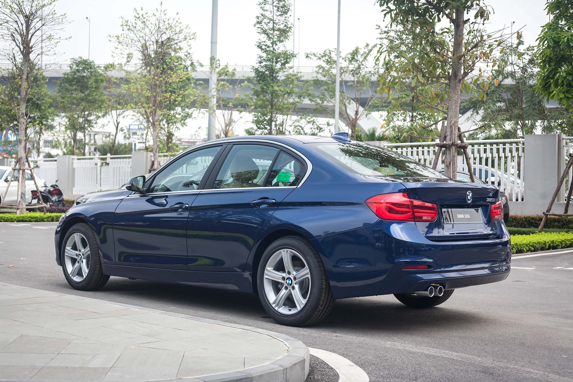 danh gia bmw 320i